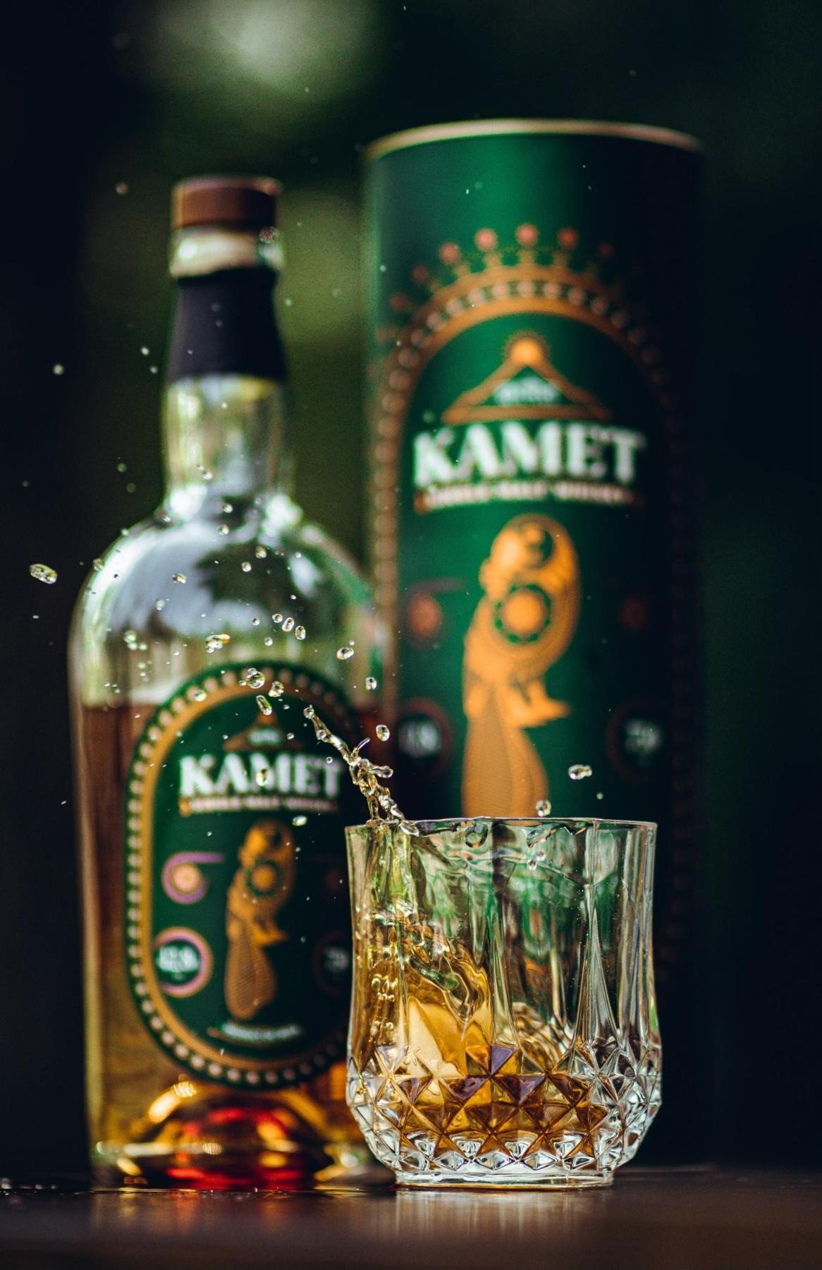 Kamet bottle and canister in brand world shot